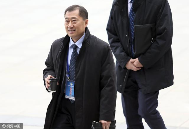 重新坐了下来，骆风棠又开始问了：十八岁，咱年纪也都不小了。